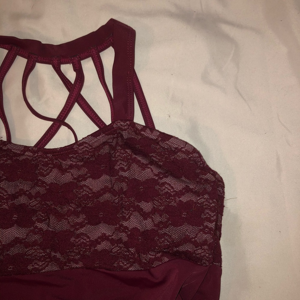 Red Lacey Leo